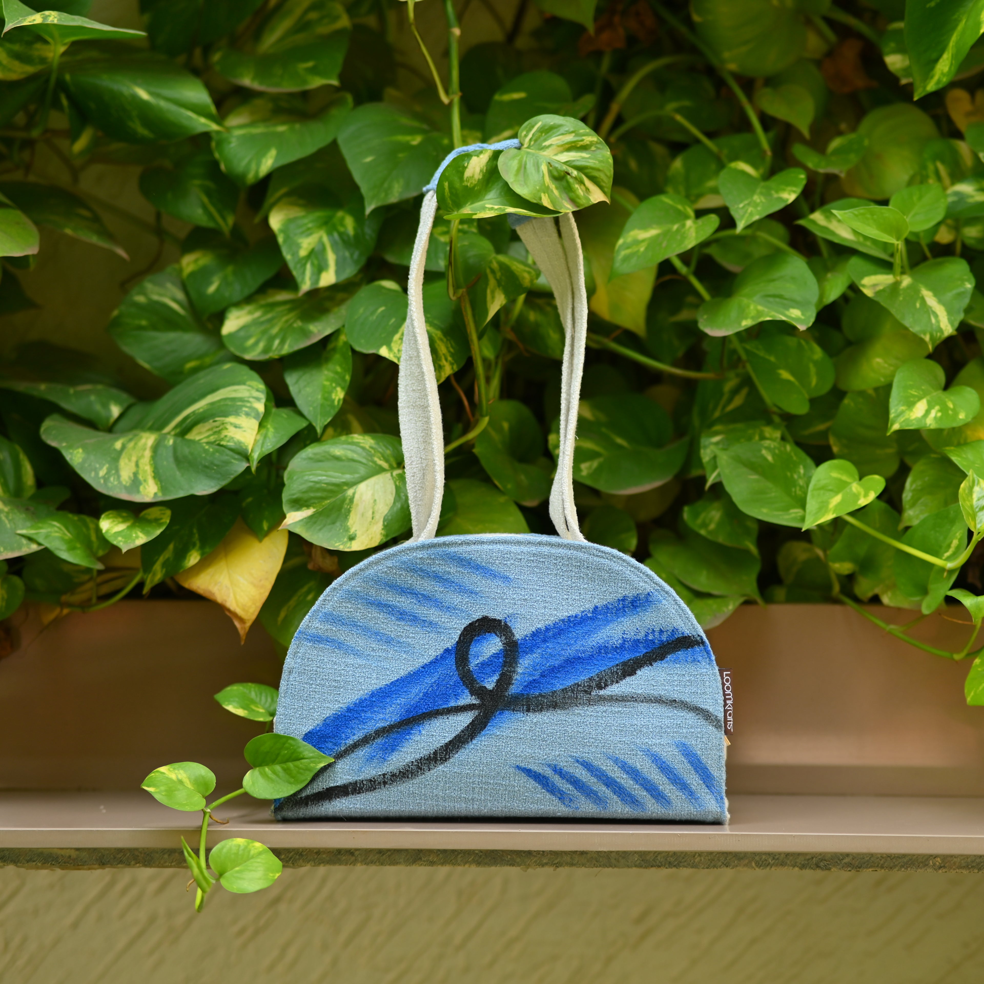 D shaped Bag