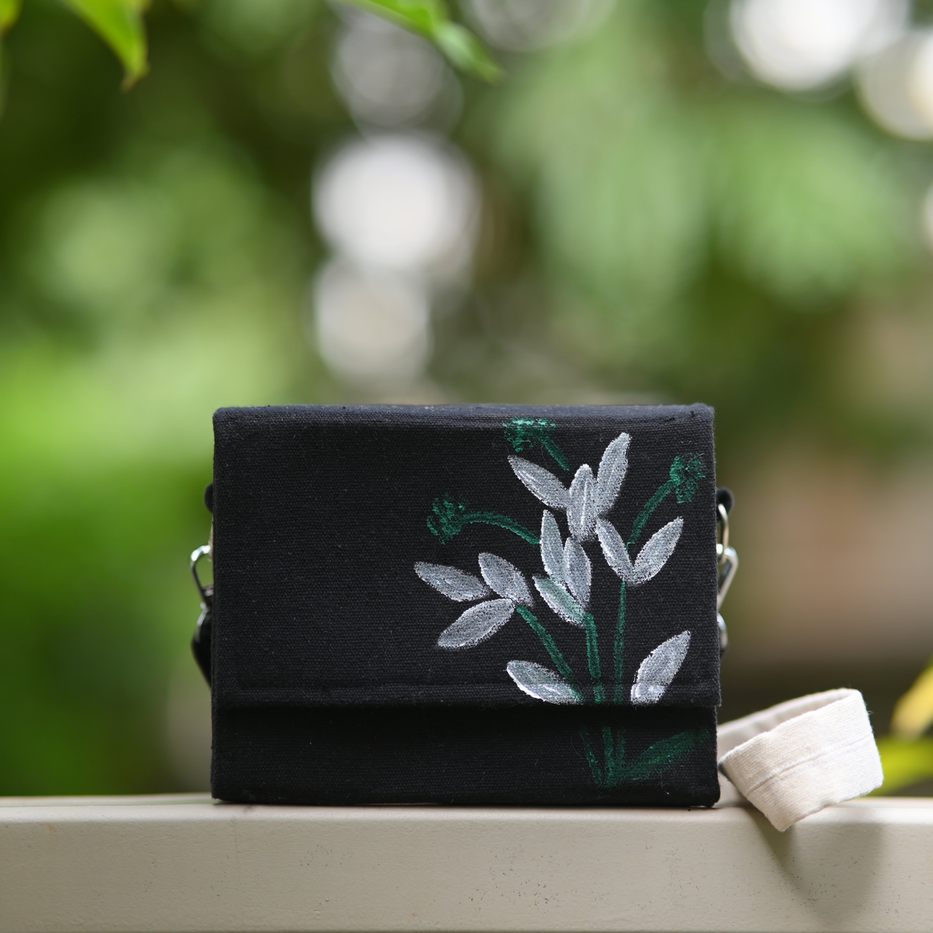 Loomkrafts Black Charm Sling