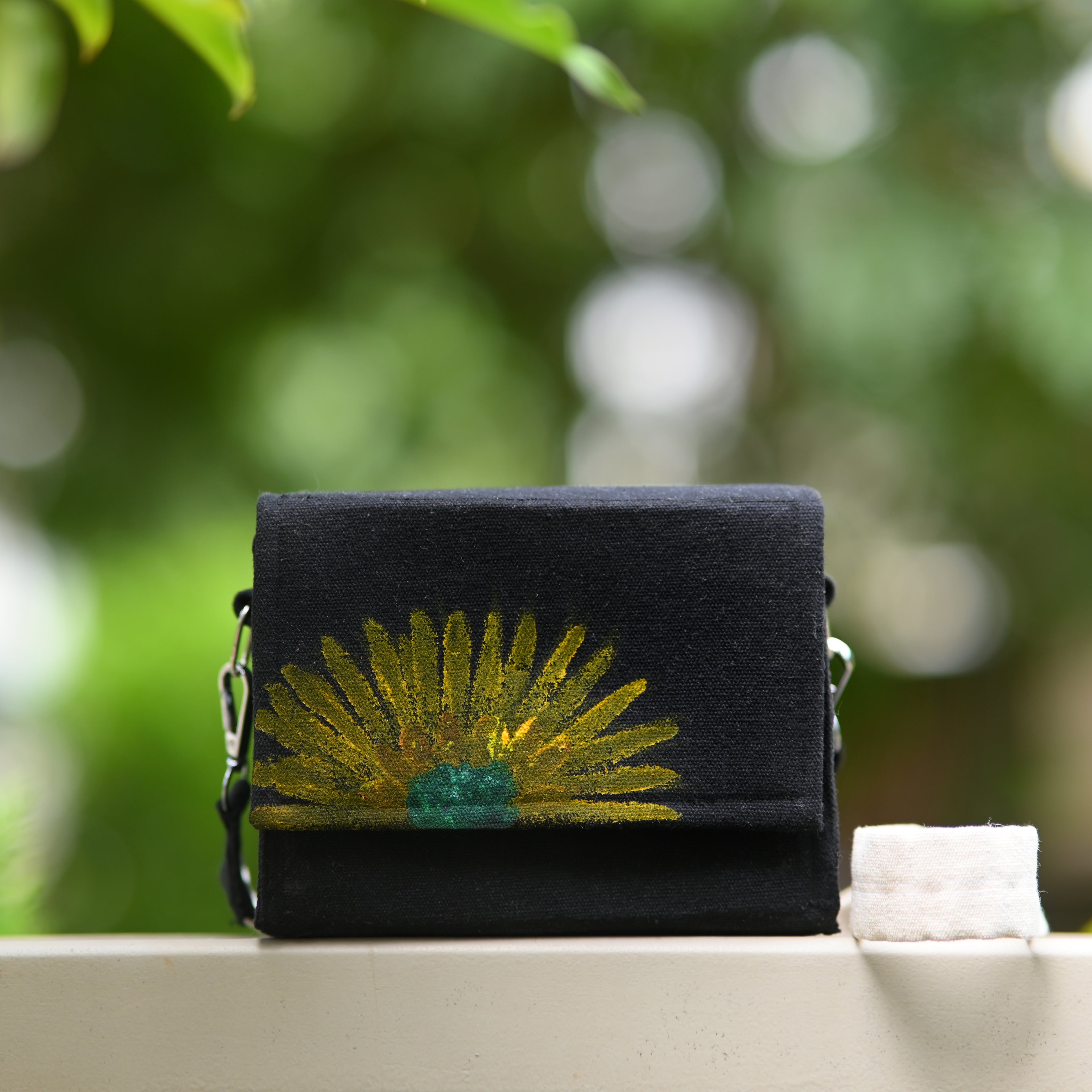 Loomkrafts Black Charm Sling