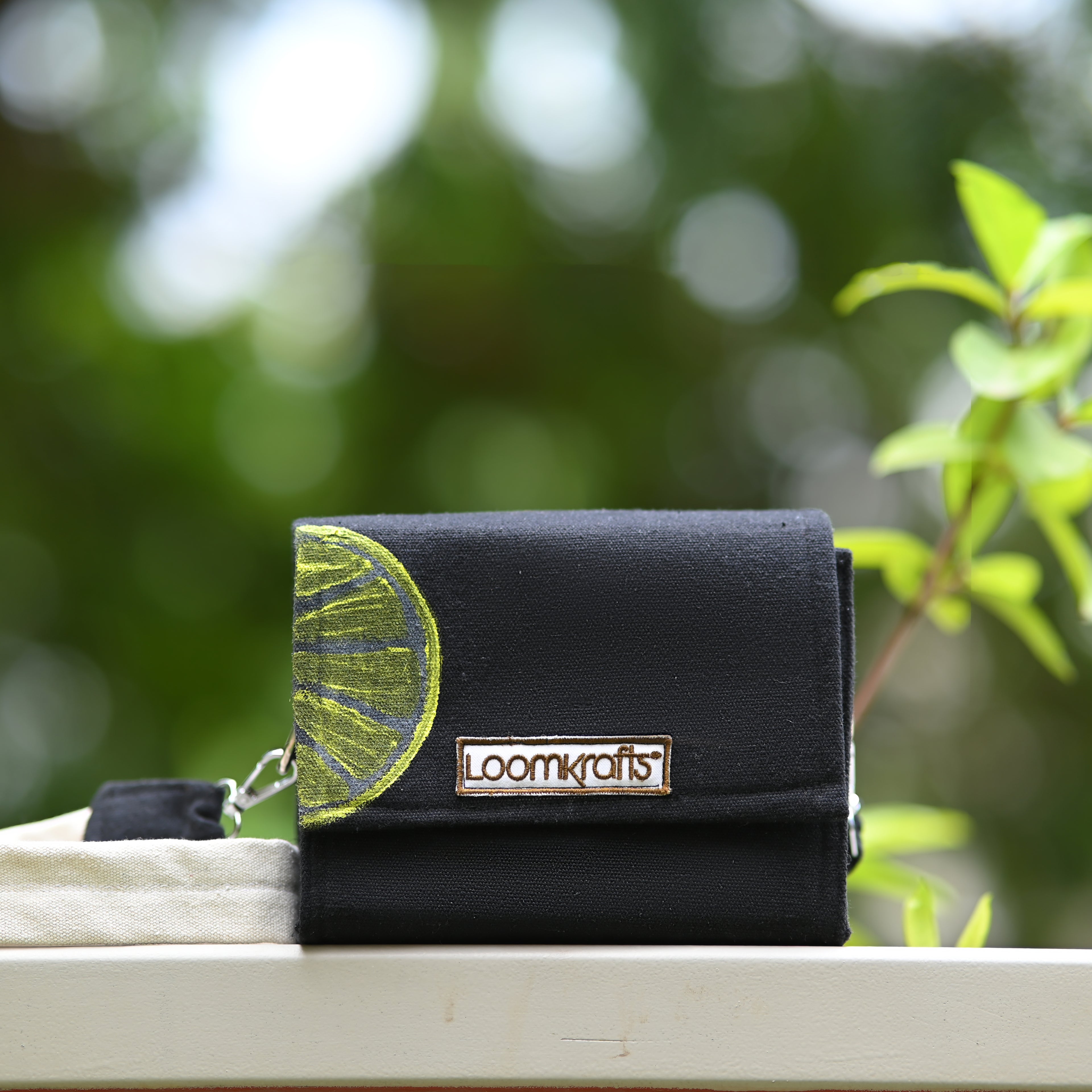 Loomkrafts Black Charm Sling