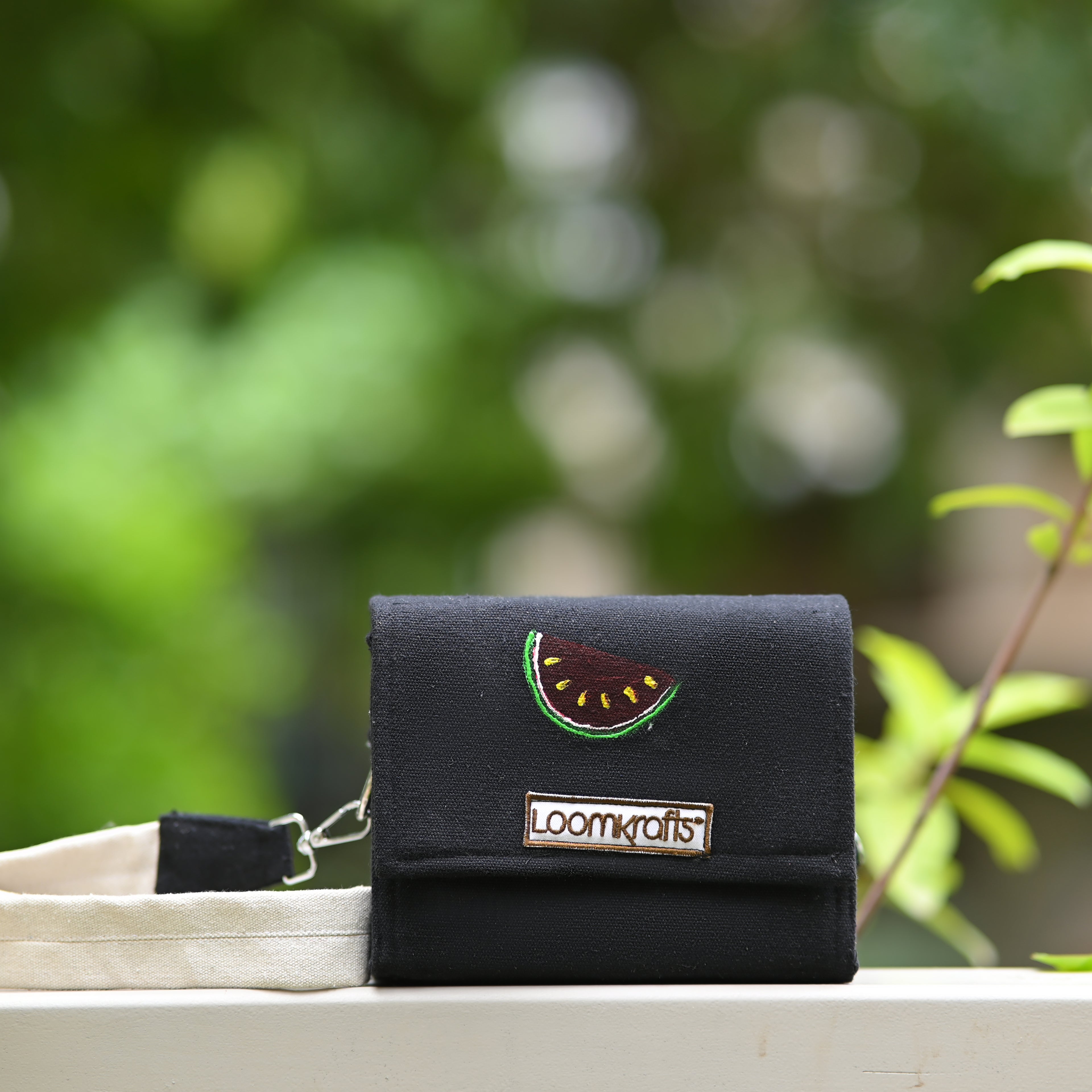 Loomkrafts Black Charm Sling