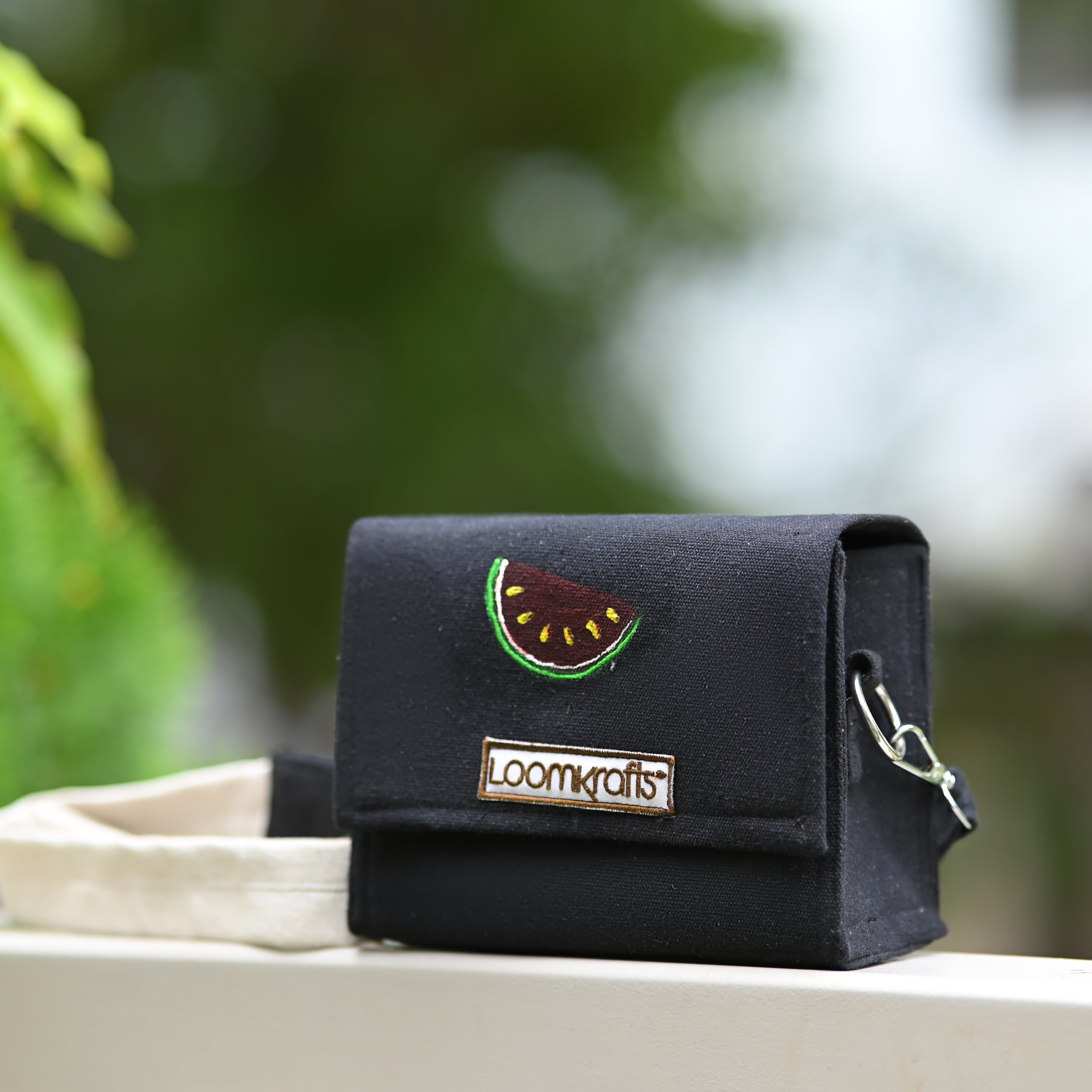 Loomkrafts Black Charm Sling