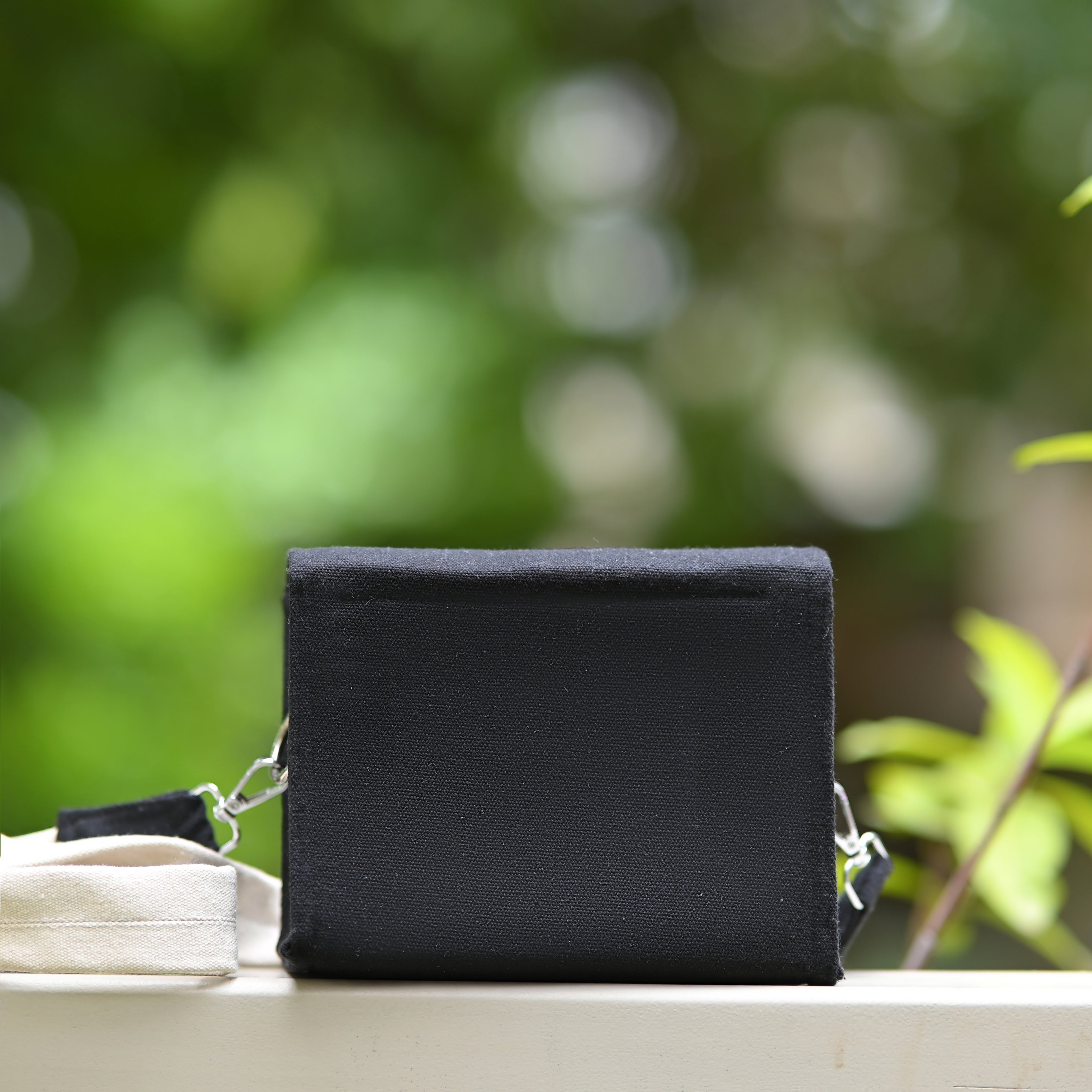 Loomkrafts Black Charm Sling