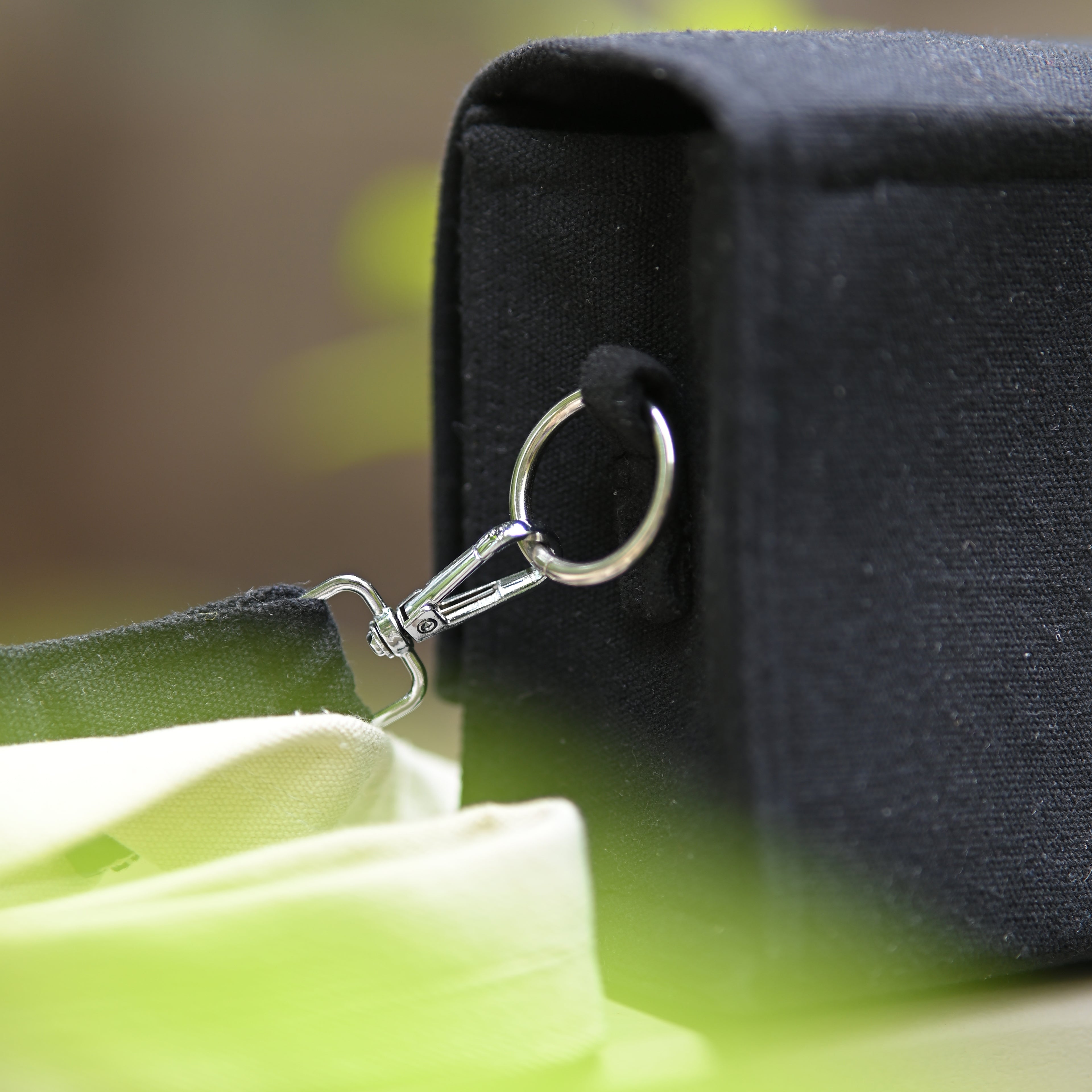 Loomkrafts Black Charm Sling