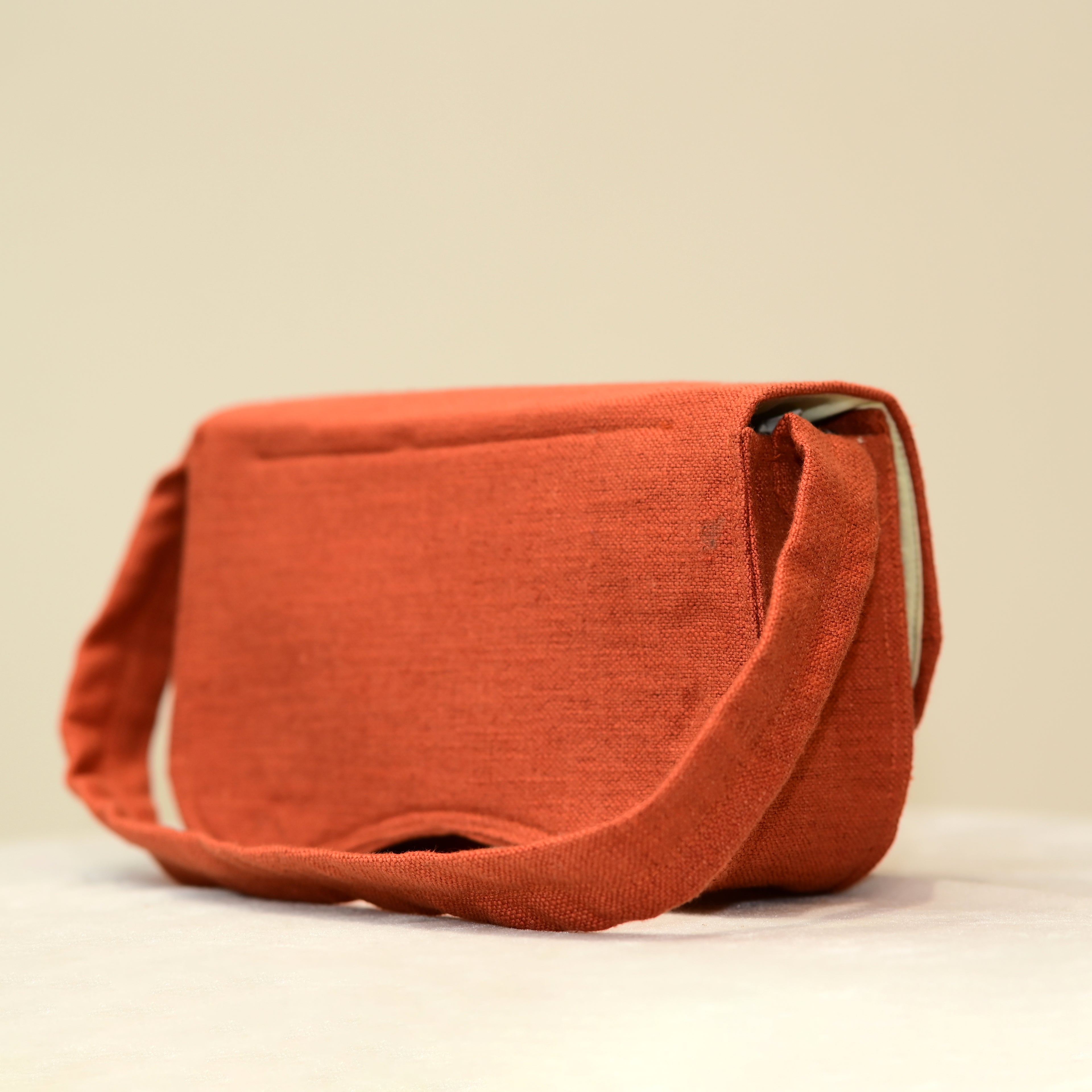 Birds of Freedom Curve Bag