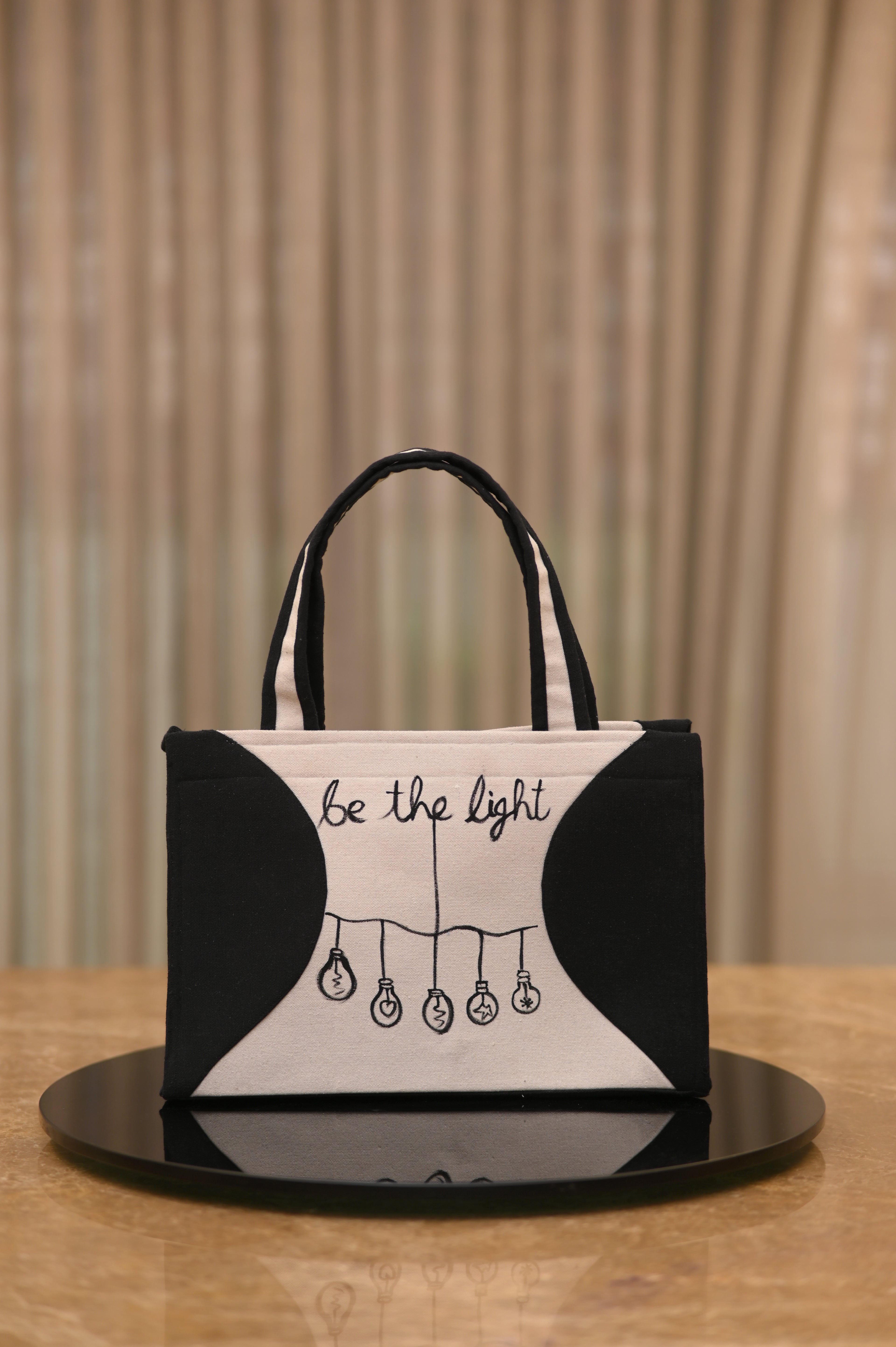 Be the light tote