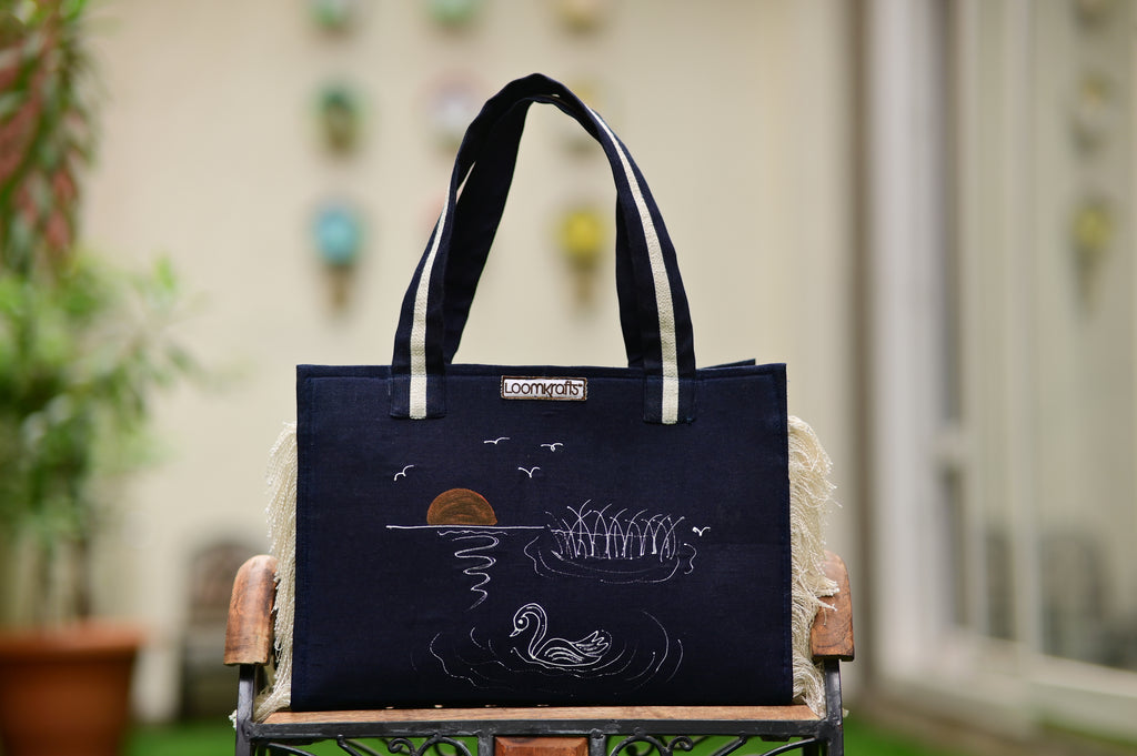 Pond White Nature tote